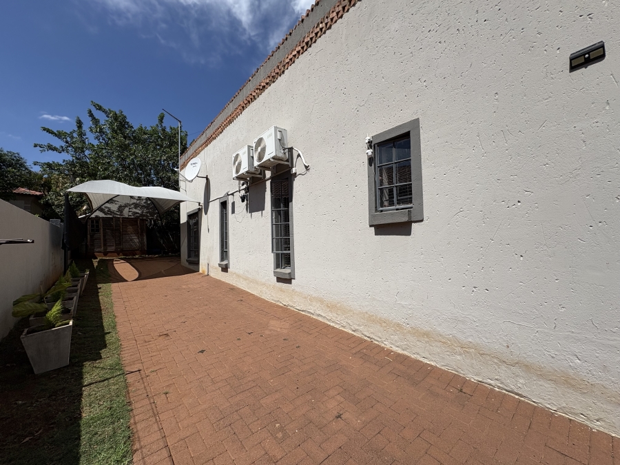 3 Bedroom Property for Sale in Safari Gardens North West